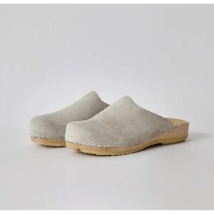 No. 6 Gray Suede Mules